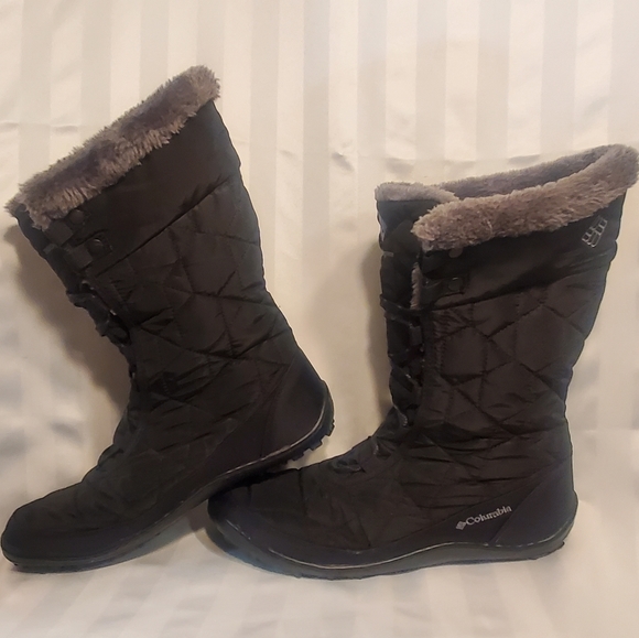 Columbia Shoes - *NWOT* Columbia 200 grams faux fur winter boots